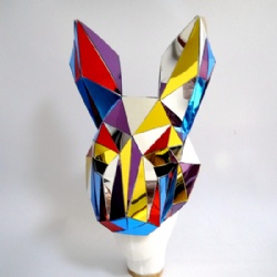 彩色镜面兔子头盔