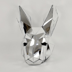 银色镜面兔子头盔